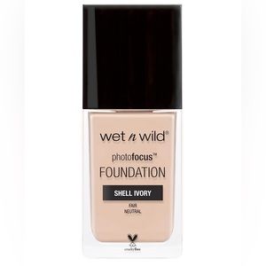 Wet n Wild Photofocus Foundation (Shell Ivory)